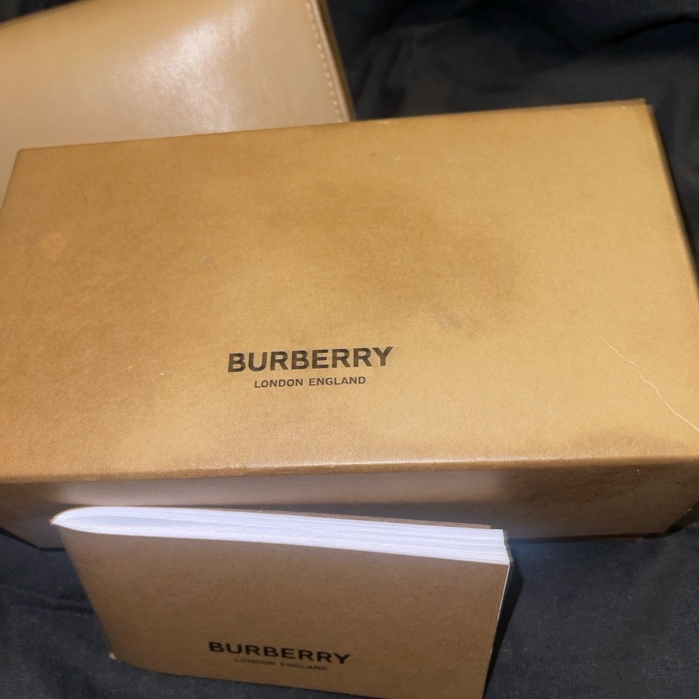 Burberry Penelope BE4363F 397887 Sunglasses Women's White/BlK/DRK Grey 55mm NEW - Picture 15 of 16